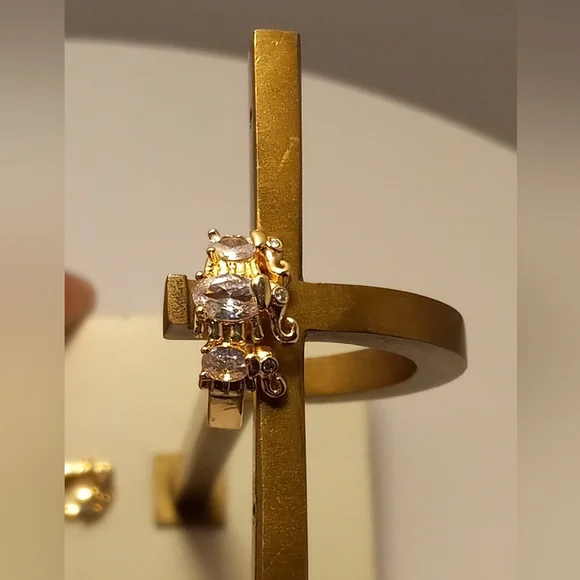 Hope Drop Earring Elephant With Zircon Gold Layered/Oro Laminado NWOT - Picture 7 of 15